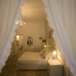 la-regina-di-spaccanapoli.hotels-amalfi.com/